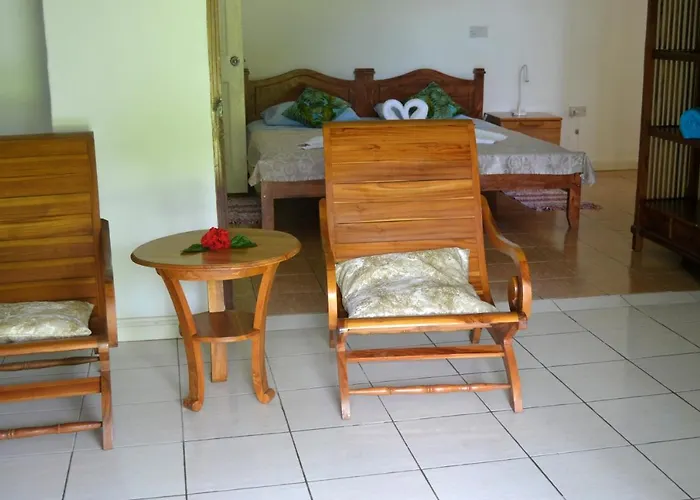 The Beach House Hotel Beau Vallon 