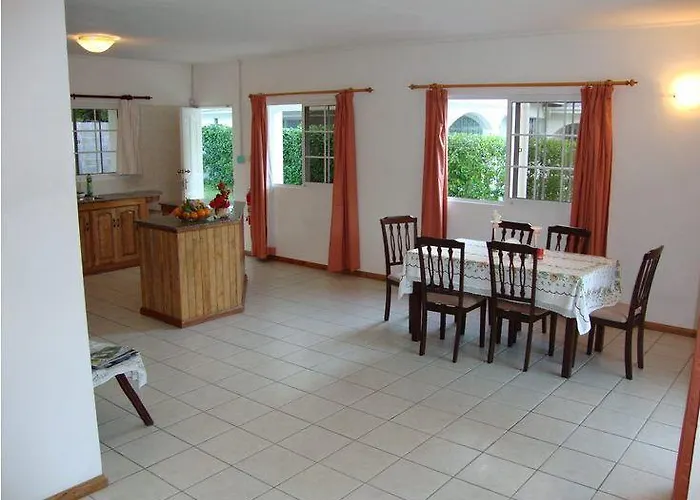 Beau Vallon (Mahe) 3 Star Hotels near Seychelles National Botanical Gardens